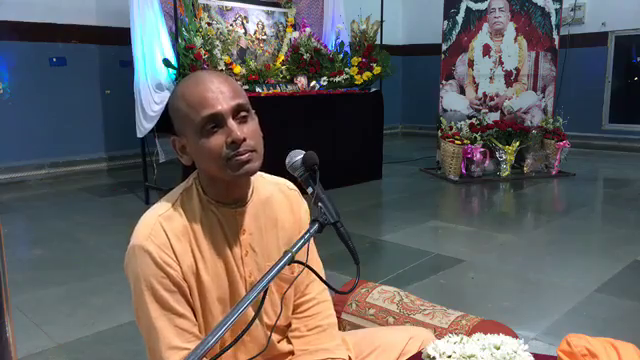 ISKCON Aurangabad HG Rohinipriya Prabhu giving Sunday Feast Lecture